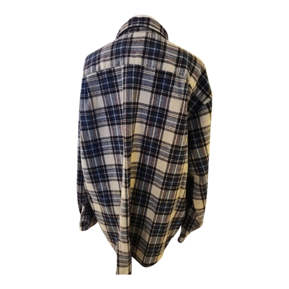 Vintage Pendleton 100% Virgin Wool Plaid Flannel Shirt – Size XL, Made in USA - Picture 4 of 9